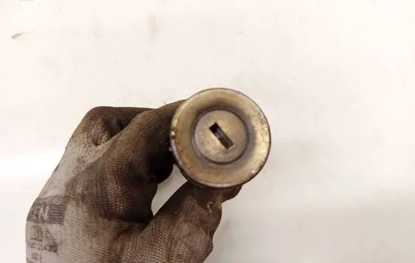 Fiat Stilo Front door lock (next to the handle) 