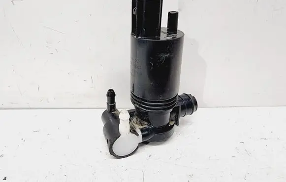 Volvo V40 Windscreen/windshield washer pump 31378956