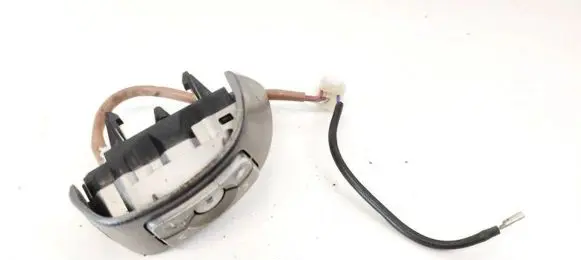 Steering wheel buttons/switches