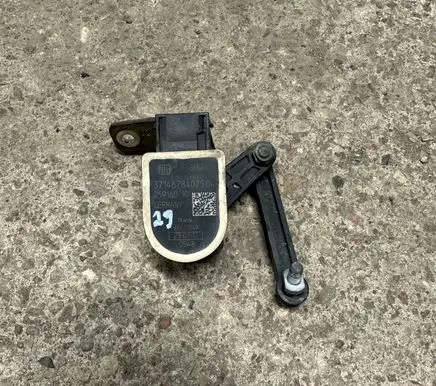 Headlight/headlamp level sensor