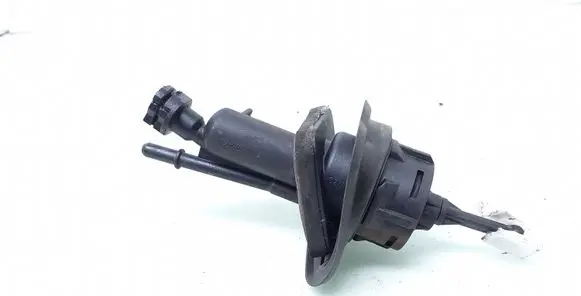 Ford Focus C-MAX Clutch master cylinder 3M517A543AE
