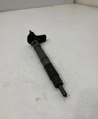 Audi A4 S4 B8 8K Fuel injector 0445116030