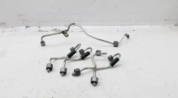 Nissan Qashqai Fuel injector supply line/pipe 