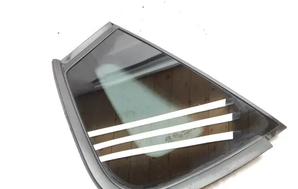 Peugeot 2008 I Rear side window 43R006723 E000255 DOT24M101AS3