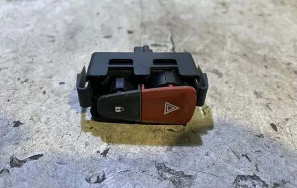 Renault Megane III Hazard light switch 8200214896 8200483813 8200409382