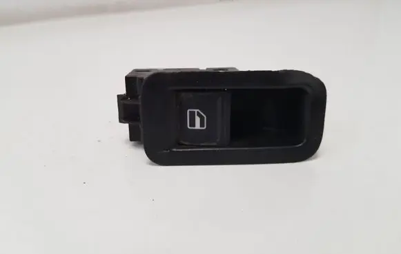 Volkswagen Polo IV 9N3 Electric window control switch 6R0867255B