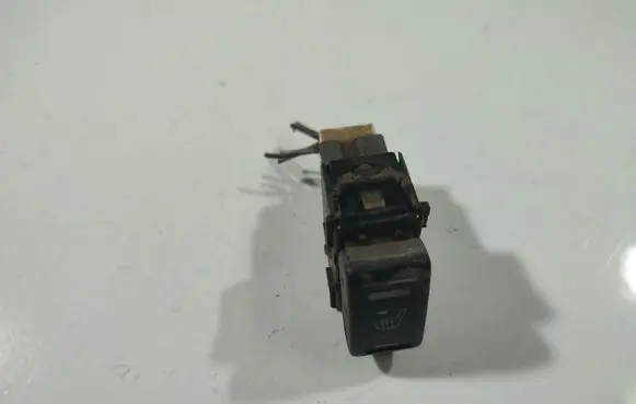 Nissan Pathfinder R51 Seat heating switch