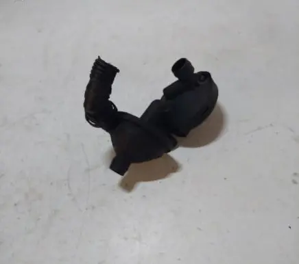 BMW 3 E46 Oil breather separator 7501566