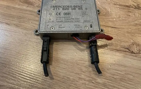 Mercedes-Benz C W203 Bluetooth control unit module 2118200885 09701212 MC3000DC