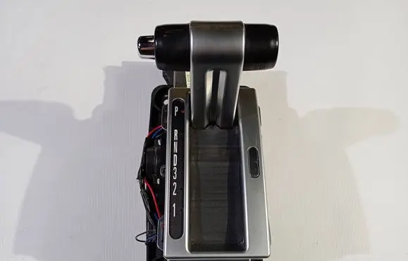 Ford Mustang V Gear shifter/selector 7R3P7K004