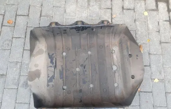 Nissan Terrano Fuel tank bottom protection 