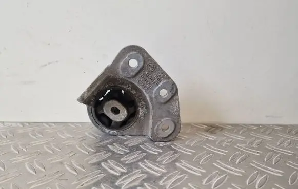 Audi A8 S8 D3 4E Rear differential mounting bracket 4E0599133C