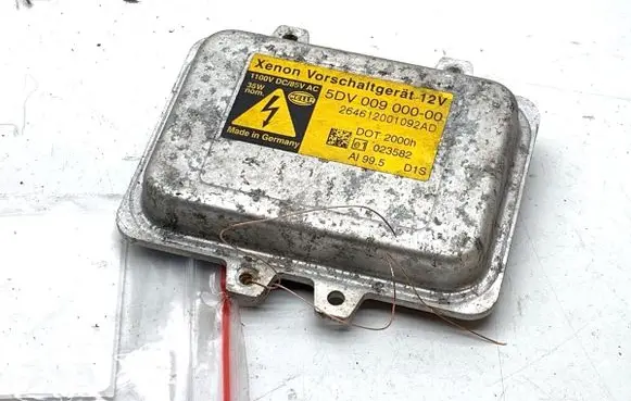 BMW 5 E60 E61 Voltage converter/converter module 5DV00900000
