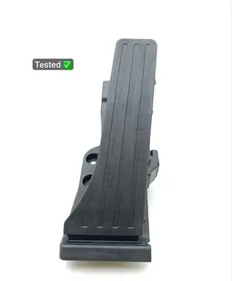 Accelerator throttle pedal