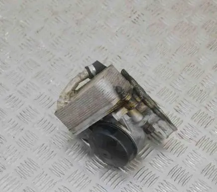 BMW 3 E90 E91 Oil filter cover 7516383