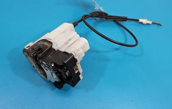 Fiat 500 Front door lock 51785924 IMPRK1574560