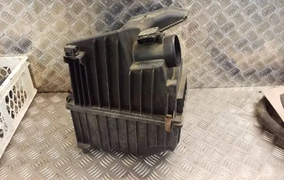 Mazda CX-7 Air filter box 1974002010 ZL01