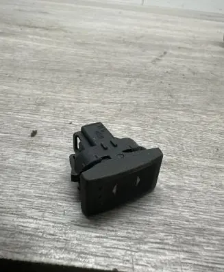 Ford Mondeo Mk III Electric window control switch 1S7T14529AB 03163