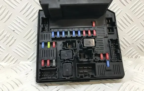 Nissan Qashqai+2 Fuse box set 284B7BB00B
