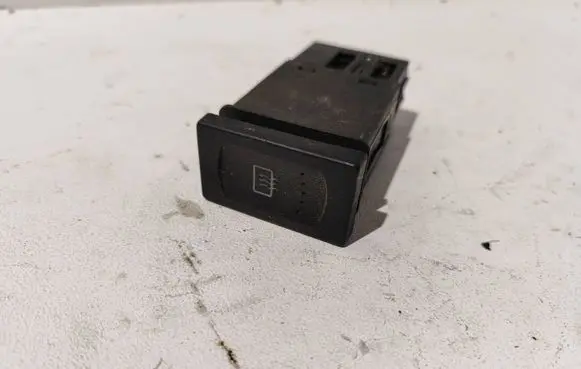 Volkswagen PASSAT B5 Windscreen/window heater switch 3B0959621C