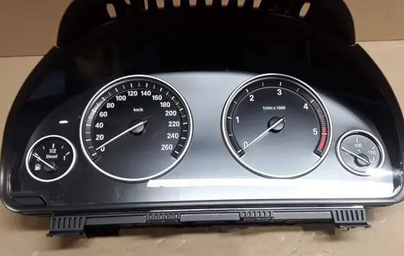 BMW 5 F10 F11 Speedometer (instrument cluster) 9265179