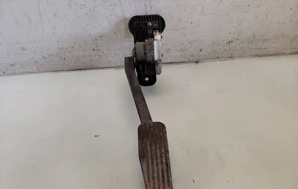 Volvo XC70 Accelerator throttle pedal 6PV00853712 30683516