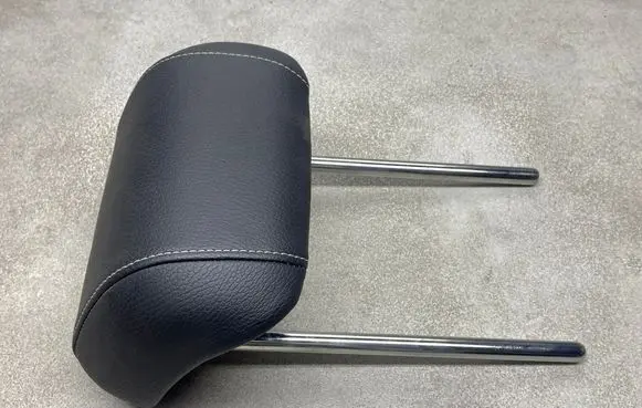 Opel Astra J Rear seat headrest 