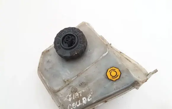 Brake fluid reservoir