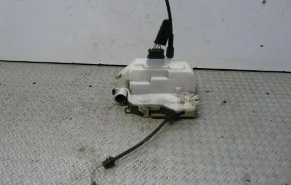 Citroen C2 Front door lock 52187780