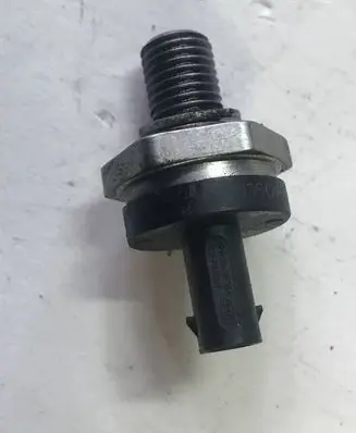 BMW 2 F46 Oil pressure sensor 8614494