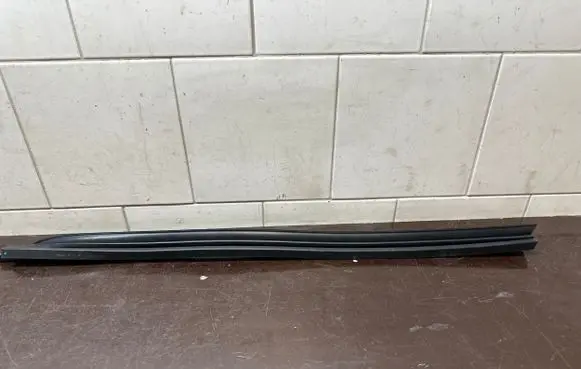 Renault Koleos II Rubber seal rear door window/glass 180904