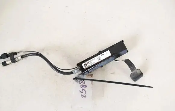 Chrysler Voyager Antenna control unit 04685636af