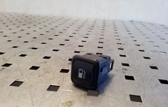 Volkswagen Golf IV Fuel tank opening switch 3B0959833A
