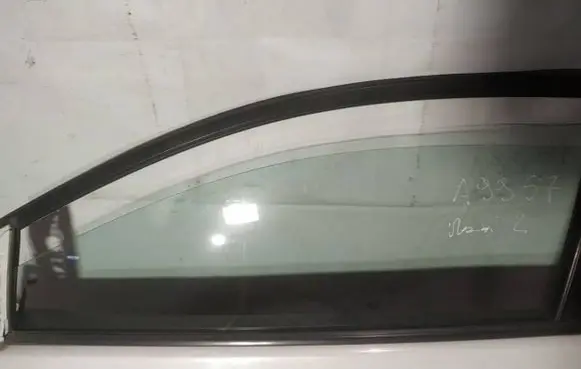Mazda 2 Front door window glass four-door AS2