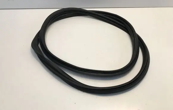 Opel Mokka B Seal rubber (tailgate) 300822