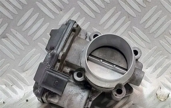 Volvo XC40 Throttle body valve 31465702