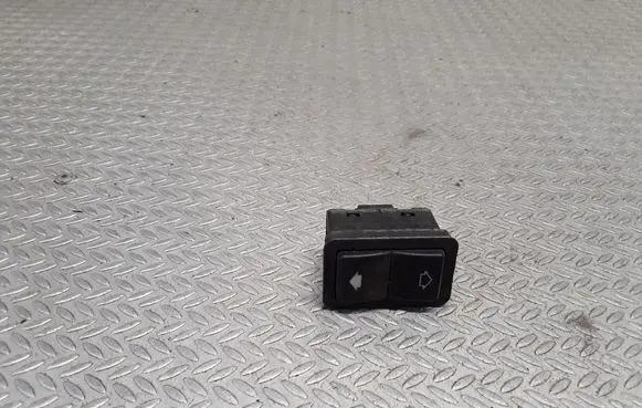 BMW 5 E39 Electric window control switch 8368974
