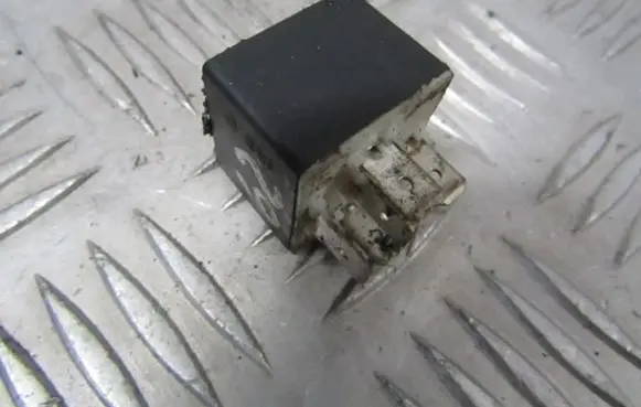 Peugeot 406 Other relay 12V25A03501