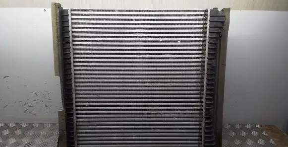 Land Rover Discovery 4 - LR4 Intercooler radiator AH328T000CJ