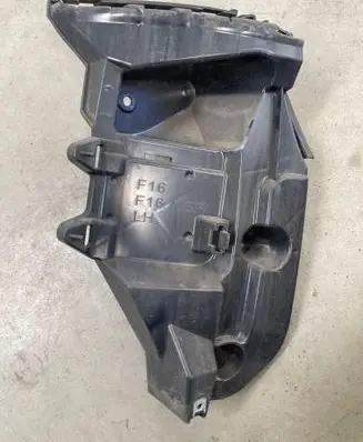 BMW X6 F16 Bumper support mounting bracket corner 7338285