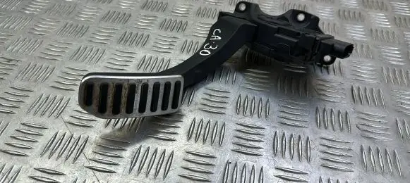 Volvo S60 Accelerator throttle pedal 31329371