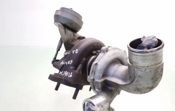 Toyota RAV 4 (XA40) Turbo 172010R061 1306170079 VB25