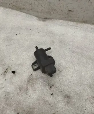 Renault Scenic I Turbo solenoid valve 7700113709