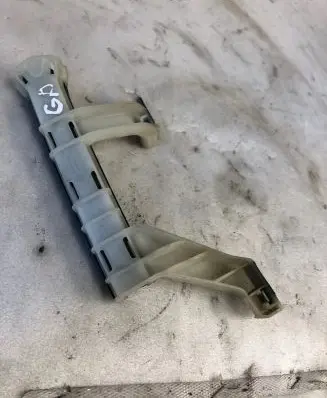Opel Grandland X Rear door windshield rail 9821857080