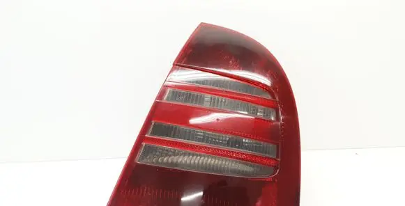 Skoda Superb B5 (3U) Rear/tail lights 3U5945112 3U5945096