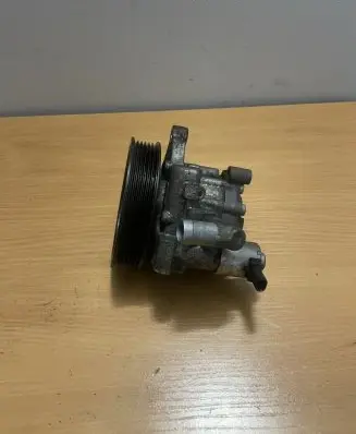 Mercedes-Benz C W204 Power steering pump A0064664301 7693955160