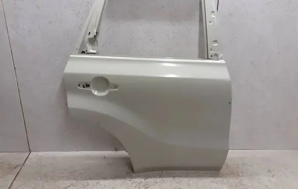 Suzuki Vitara (LY) Rear door