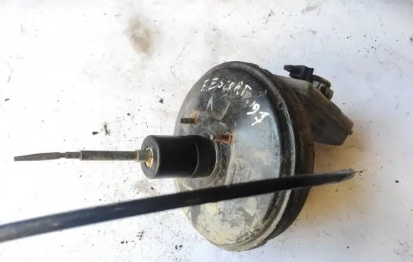 Ford Escort Brake booster