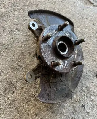 Toyota RAV 4 (XA20) Front wheel hub spindle knuckle