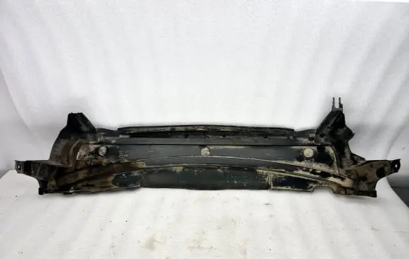 Volvo XC70 Front bumper skid plate/under tray 09484049 3504 KG87Q